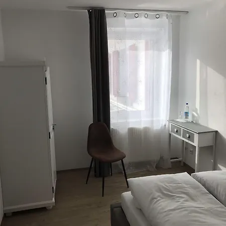 Braeuhaeusle Отель 3*