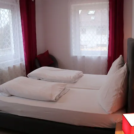 Отель Braeuhaeusle 3*