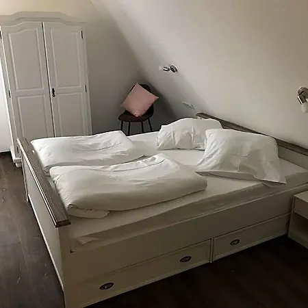 Hotel Braeuhaeusle 3*